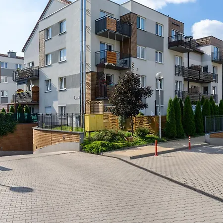 Nowy Konduktorska Z Parkingiem I Ogrodkiem - W Spokojnej Dzielnicy By Renters