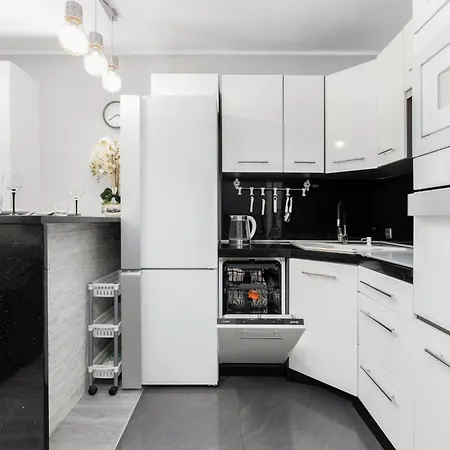 Apartment Nowy Konduktorska Z Parkingiem I Ogrodkiem - W Spokojnej Dzielnicy By Renters