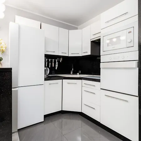 Nowy Konduktorska Z Parkingiem I Ogrodkiem - W Spokojnej Dzielnicy By Renters * Wroclaw