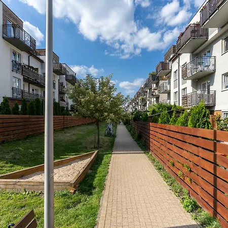 Nowy Konduktorska Z Parkingiem I Ogrodkiem - W Spokojnej Dzielnicy By Renters Appartement *
