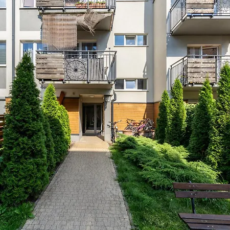 Nowy Konduktorska Z Parkingiem I Ogrodkiem - W Spokojnej Dzielnicy By Renters *