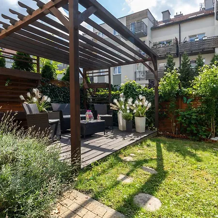 Nowy Konduktorska Z Parkingiem I Ogrodkiem - W Spokojnej Dzielnicy By Renters